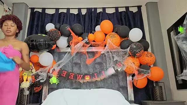 Effie cooper online show from 3, 11, 2025