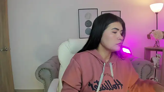 Corina White online show from 11, 11, 2025