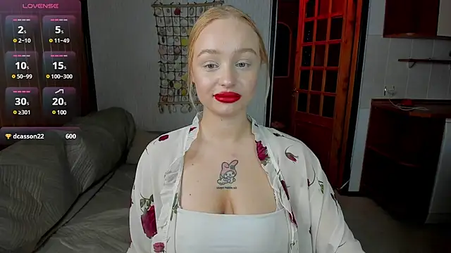 Snapshot of cutee_selena chatting on 9, 3, 2025 cutee selena online show from 9, 3, 2025