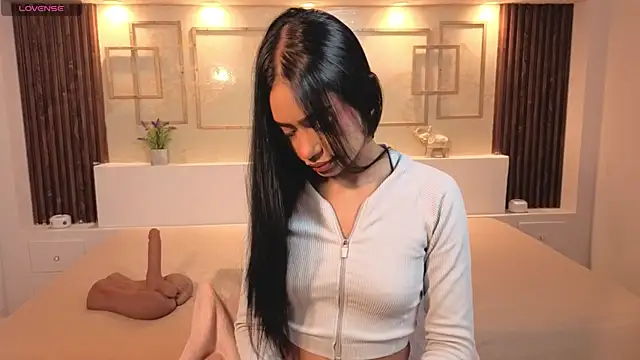 ChloeMoon9 online show from 17, 11, 2025