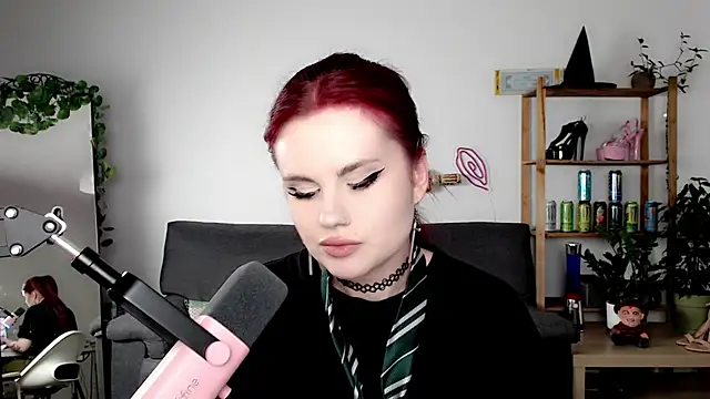 Della Ideal online show from 21, 9, 2025