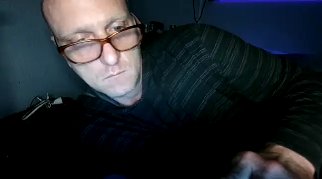 Snapshot of PornStro921 chatting on 8, 3, 2025 PornStro921 online show from 8, 3, 2025