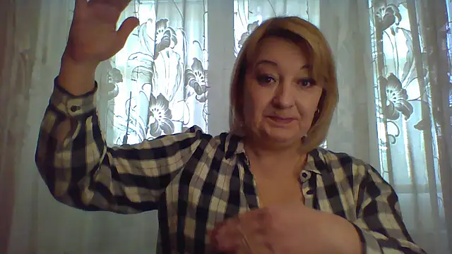 Snapshot of ArielXLoveresss chatting on 5, 3, 2025 ArielXLoveresss online show from 5, 3, 2025