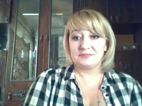 Snapshot of ArielXLoveresss chatting on 5, 3, 2025 ArielXLoveresss online show from 5, 3, 2025