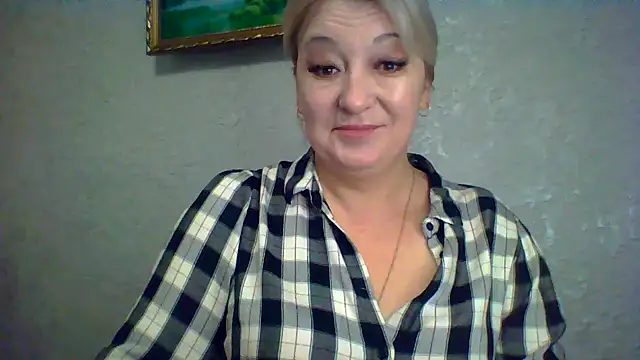 Snapshot of ArielXLoveresss chatting on 8, 11, 2025 ArielXLoveresss online show from 8, 11, 2025