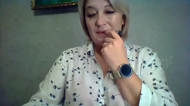 Snapshot of ArielXLoveresss chatting on 10, 11, 2025 ArielXLoveresss online show from 10, 11, 2025