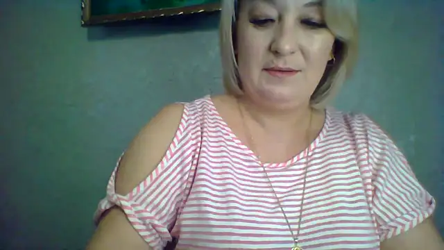 Snapshot of ArielXLoveresss chatting on 18, 11, 2025 ArielXLoveresss online show from 18, 11, 2025
