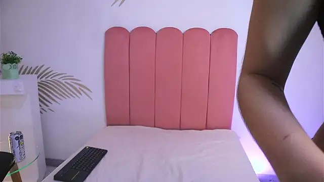 DaphneGlas online show from 27, 2, 2025