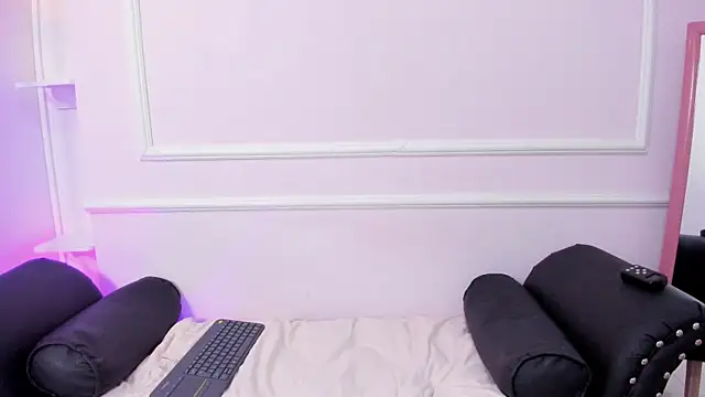 DaphneGlas online show from 14, 3, 2025