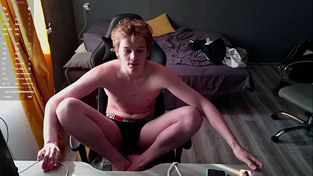 Snapshot of TaylerSigma chatting on 27, 2, 2025 TaylerSigma online show from 27, 2, 2025