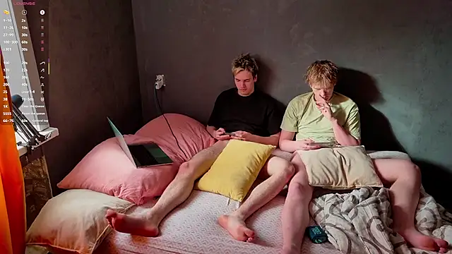 Snapshot of TaylerSigma chatting on 4, 3, 2025 TaylerSigma online show from 4, 3, 2025