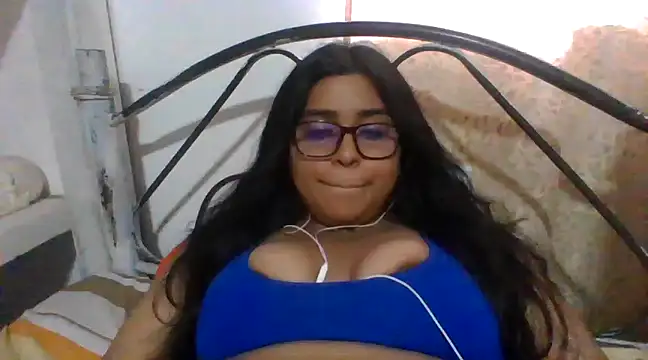 Snapshot of virginbrunette99 chatting on 28, 2, 2025 virginbrunette99 online show from 28, 2, 2025