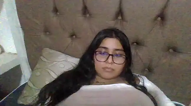 Snapshot of virginbrunette99 chatting on 17, 3, 2025 virginbrunette99 online show from 17, 3, 2025