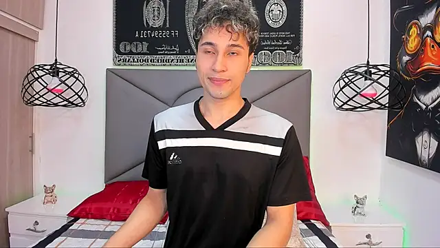 Snapshot of buddy_whitte chatting on 4, 12, 2025 buddy whitte online show from 4, 12, 2025