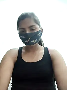 Snapshot of heena-3678 chatting on 5, 3, 2025 heena-3678 online show from 5, 3, 2025