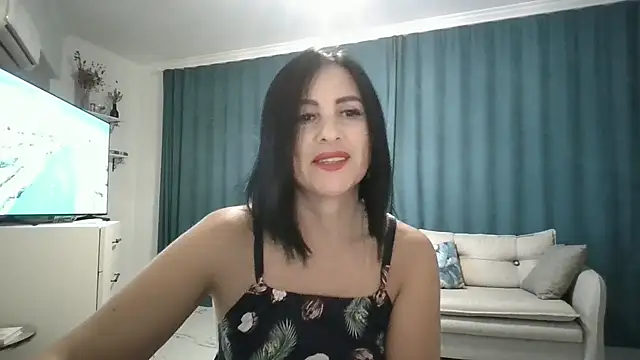 Snapshot of Rosa_Angie chatting on 4, 10, 2025 Rosa Angie online show from 4, 10, 2025