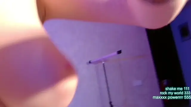 Snapshot of CutiePie69__ chatting on 12, 1, 2026 CutiePie69 online show from 12, 1, 2026