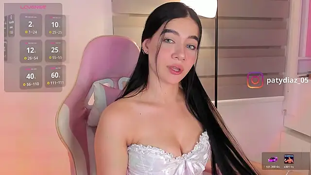 MiiaParker6972 online show from 19, 5, 2026