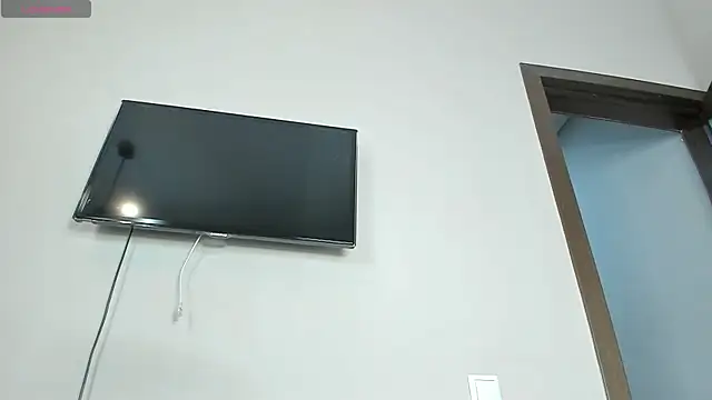 Snapshot of Zirael_swan chatting on 22, 10, 2025 Zirael swan online show from 22, 10, 2025