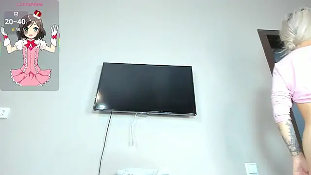 Snapshot of Zirael_swan chatting on 17, 11, 2025 Zirael swan online show from 17, 11, 2025