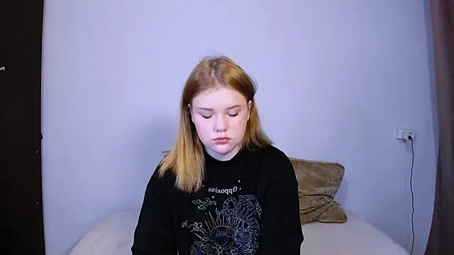 LaseyMoon online show from 29, 9, 2025