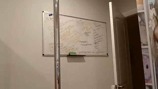 princesskimamii online show from 9, 11, 2025