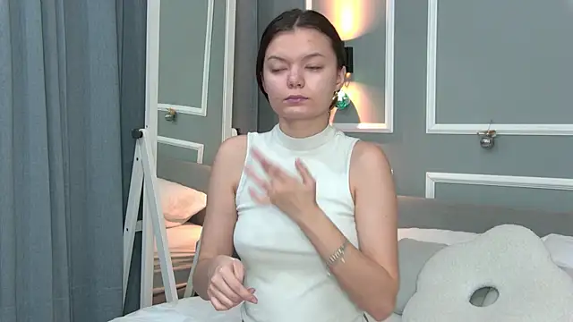 AsterQuinn online show from 10, 1, 2026