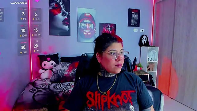 Snapshot of Veronika_metal chatting on 4, 11, 2025 Veronika metal online show from 4, 11, 2025