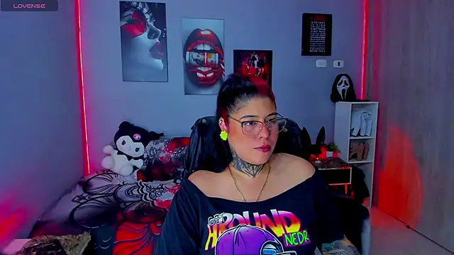 Snapshot of Veronika_metal chatting on 7, 11, 2025 Veronika metal online show from 7, 11, 2025