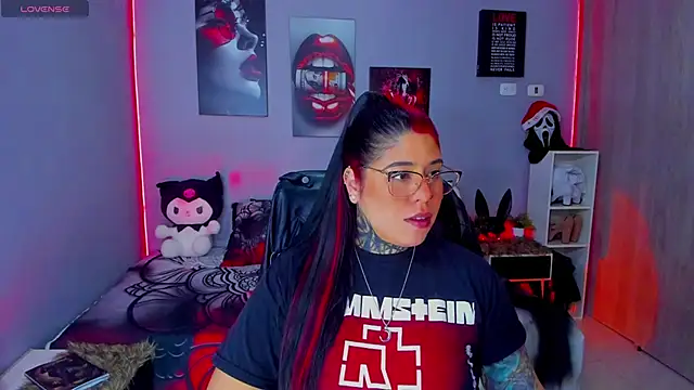 Snapshot of Veronika_metal chatting on 25, 11, 2025 Veronika metal online show from 25, 11, 2025