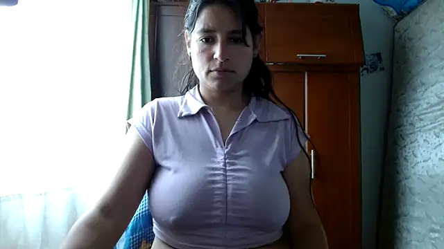 Snapshot of Escarcha-blue chatting on 27, 4, 2026 Escarcha-blue online show from 27, 4, 2026