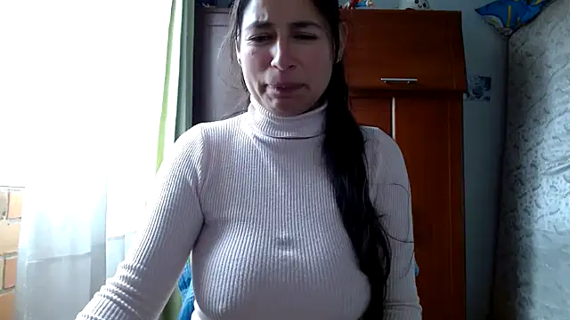 Snapshot of Escarcha-blue chatting on 2, 5, 2026 Escarcha-blue online show from 2, 5, 2026