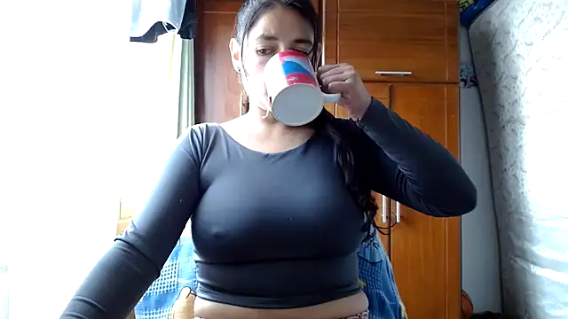 Snapshot of Escarcha-blue chatting on 12, 5, 2026 Escarcha-blue online show from 12, 5, 2026