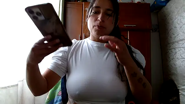 Snapshot of Escarcha-blue chatting on 20, 5, 2026 Escarcha-blue online show from 20, 5, 2026