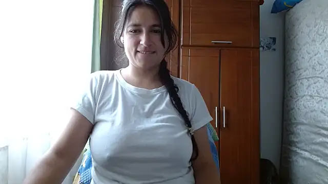 Snapshot of Escarcha-blue chatting on 26, 5, 2026 Escarcha-blue online show from 26, 5, 2026