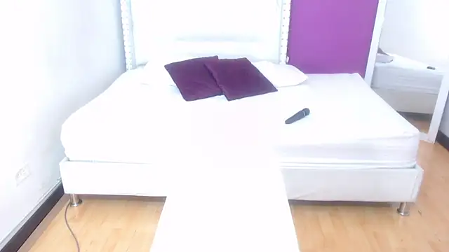 Snapshot of naughty_teen18 chatting on 3, 3, 2025 naughty teen18 online show from 3, 3, 2025