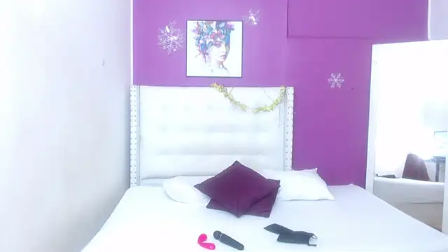 Snapshot of naughty_teen18 chatting on 4, 3, 2025 naughty teen18 online show from 4, 3, 2025