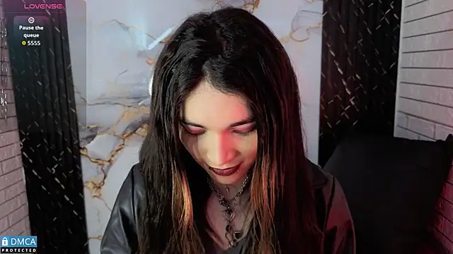 Snapshot of MaeveKuro chatting on 27, 4, 2026 MaeveKuro online show from 27, 4, 2026