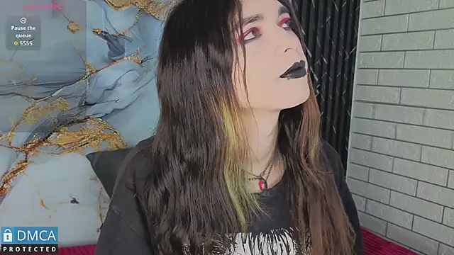 Snapshot of MaeveKuro chatting on 28, 5, 2026 MaeveKuro online show from 28, 5, 2026