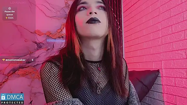 Snapshot of MaeveKuro chatting on 12, 6, 2026 MaeveKuro online show from 12, 6, 2026