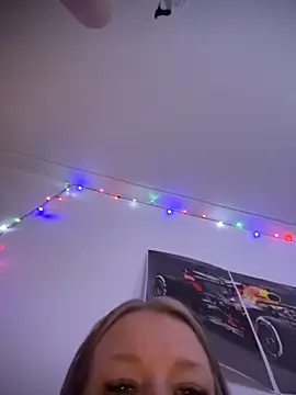 Snapshot of SwedishAstrid chatting on 12, 4, 2026 SwedishAstrid online show from 12, 4, 2026