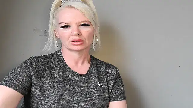 Snapshot of Blonde-Grace chatting on 24, 7, 2026 Blonde-Grace online show from 24, 7, 2026