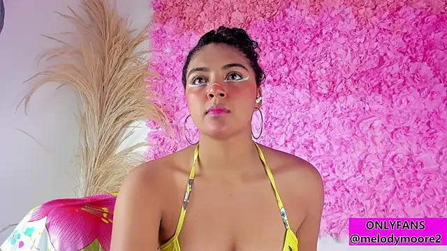 Melodymoore  online show from 3, 11, 2025