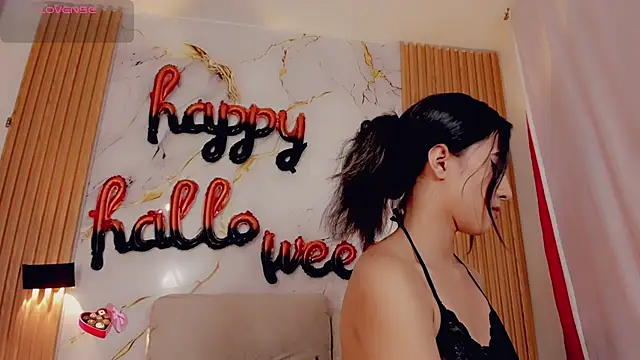 ValeriCardenas online show from 4, 10, 2025