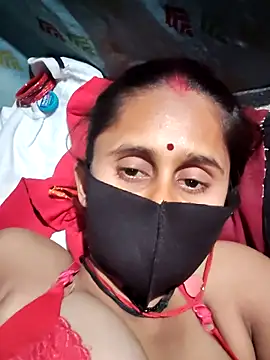 Snapshot of Divya_Chandok chatting on 3, 2, 2026 Divya Chandok online show from 3, 2, 2026