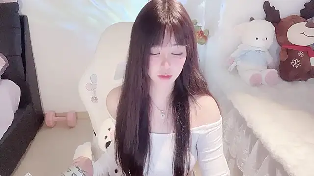 Snapshot of Milla-z chatting on 10, 9, 2025 Milla-z online show from 10, 9, 2025