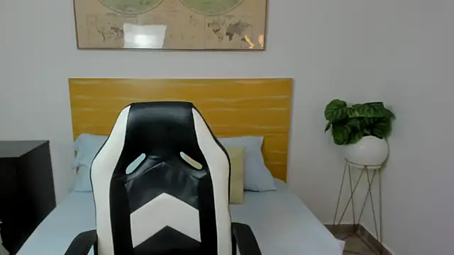 Snapshot of dulce_victoriaa_ chatting on 15, 3, 2025 dulce victoriaa online show from 15, 3, 2025