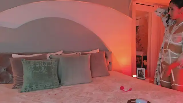 Snapshot of Elizabeth_clark_ chatting on 24, 10, 2025 Elizabeth clark online show from 24, 10, 2025