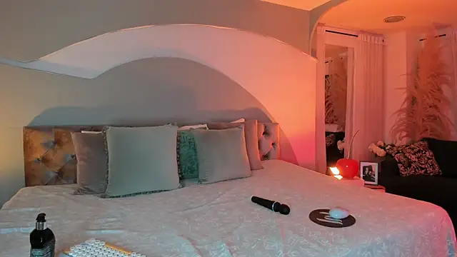 Snapshot of Elizabeth_clark_ chatting on 12, 11, 2025 Elizabeth clark online show from 12, 11, 2025