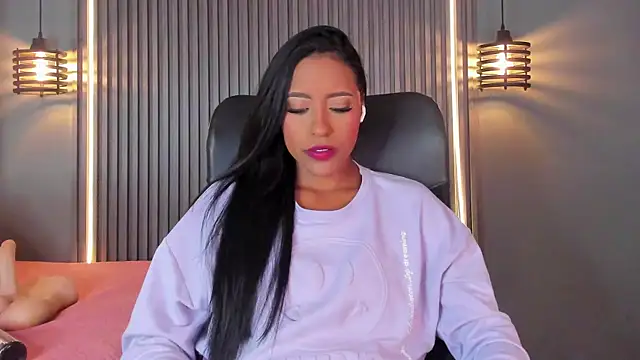 alahia betancurx online show from 8, 9, 2025